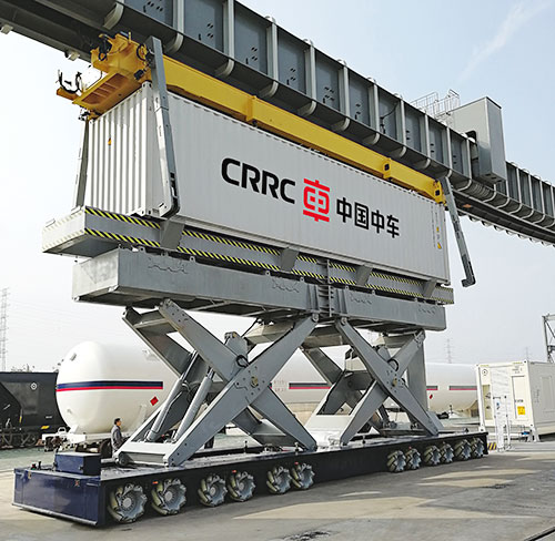 成都平博网页版,平博（中国）集装箱挂轨升降平台-1.jpg